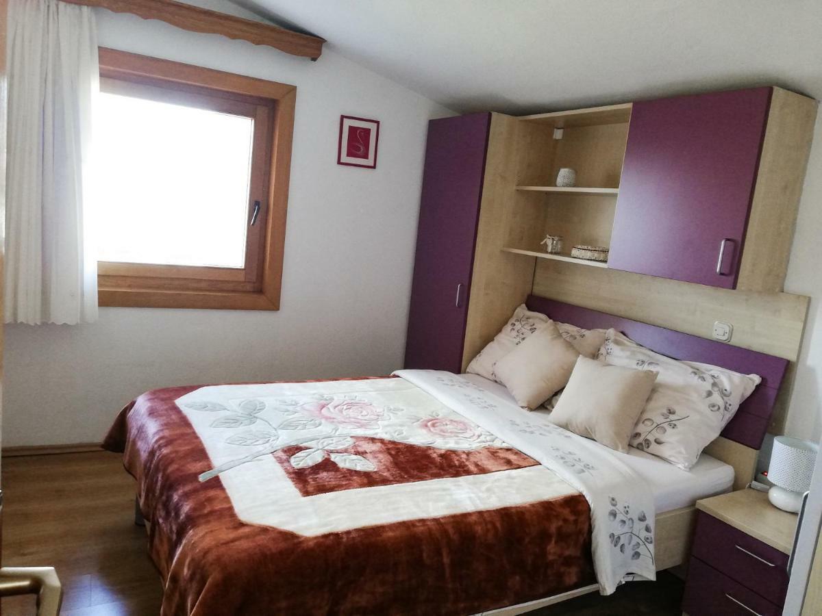 Apartments Branko Стариград-Пакленица Екстериор снимка